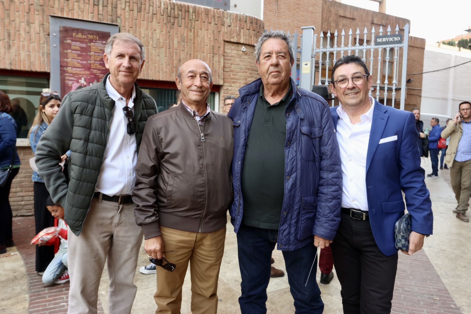 Manzanares arropado por aficionados de Alicante en la Feria de Fallas