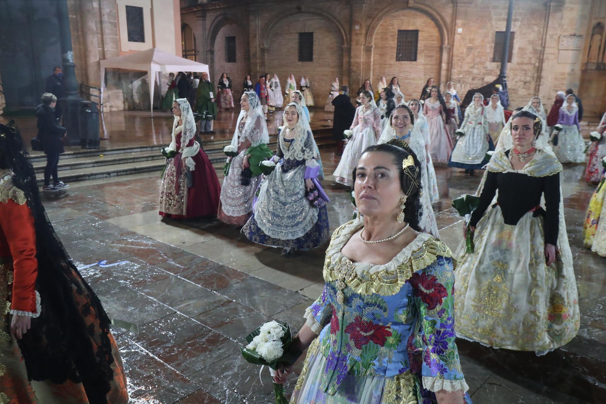 Búscate en el primer día de ofrenda por la calle de la Paz (entre las 22:00 a las 24:00 horas)