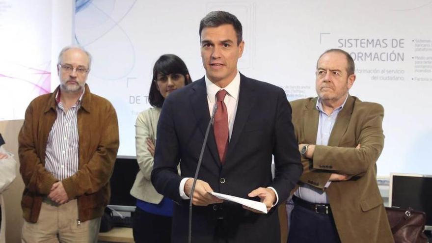 Sánchez, tras una reunión en Madrid con investigadores y representantes de la comunidad científica.
