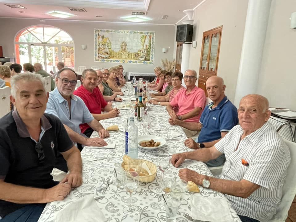 Almoines celebra el Dia de Sant Jaume con las personas mayores del pueblo
