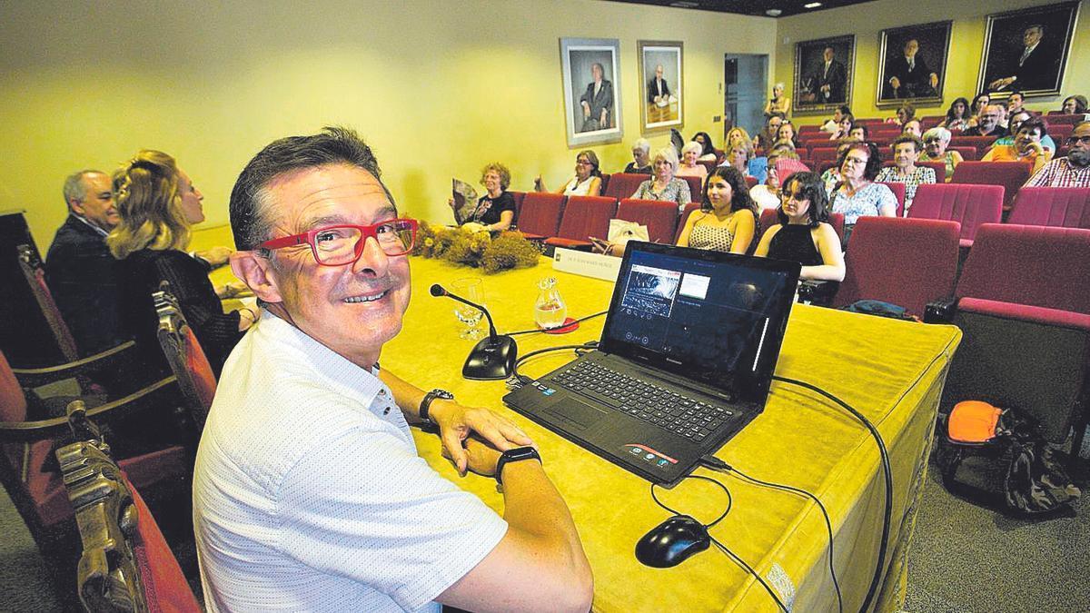 El doctor Juan Marín en la Real Academia de Medicina.