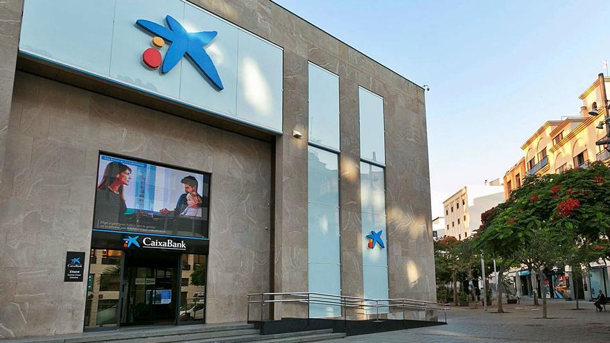 Sede central de CaixaBank en Santa Cruz de Tenerife.