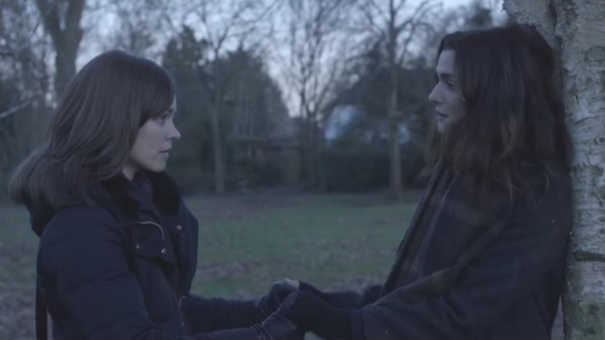 Rachel McAdams y Rachel Weisz, en 'Disobedience', de Sebastián Lelio