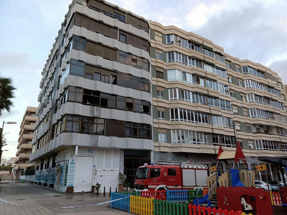 Edificio donde se encuentra la vivienda afectada por el incendio.