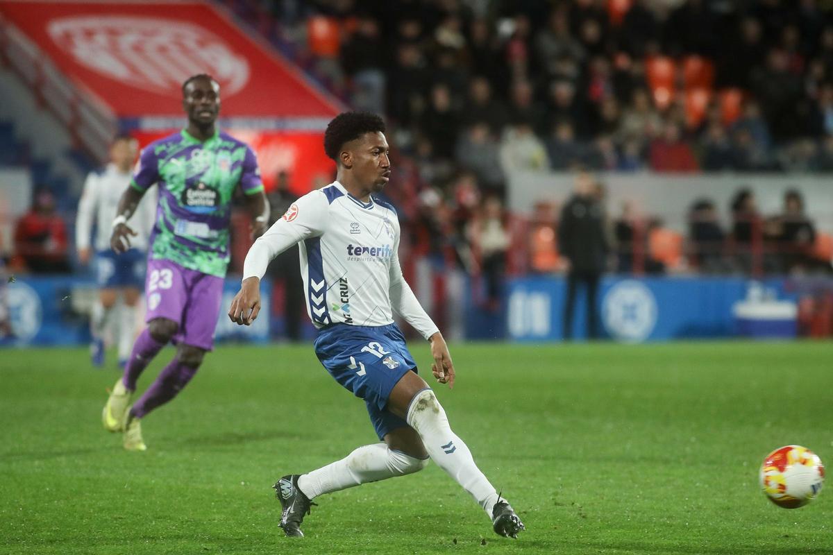 Anthony Landázuri, en un partido del Tenerife de la temporada 25/26.