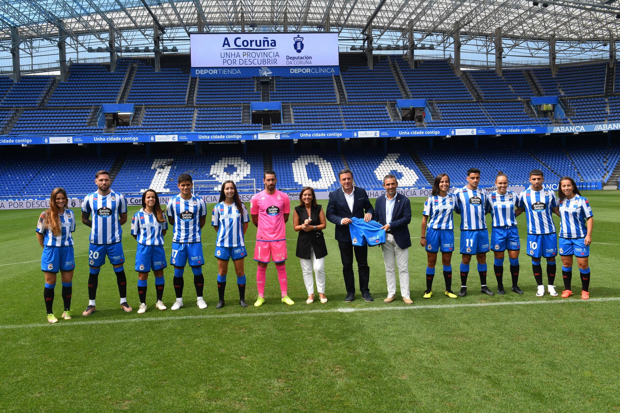 El Deportivo presenta la nueva equipación del primer equipo