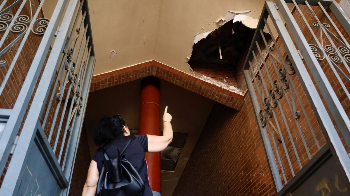 Los vecinos de Las Moreras claman contra el "deterioro" del barrio