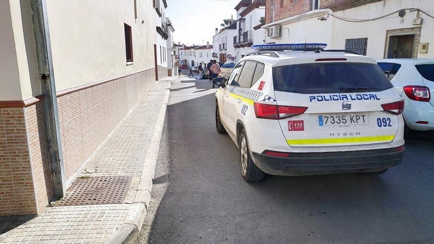 Imagen de un coche patrulla en Lebrija