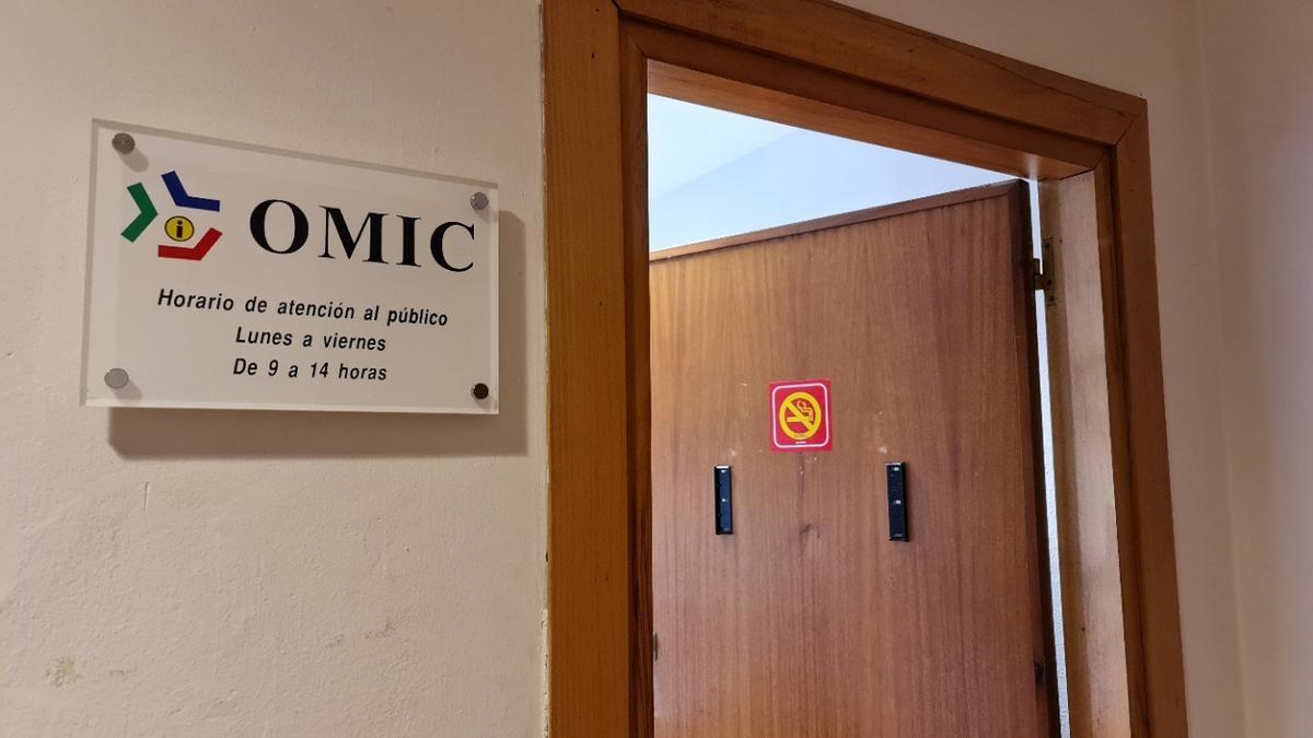 Entrada a la oficina del consumidor de Teruel.