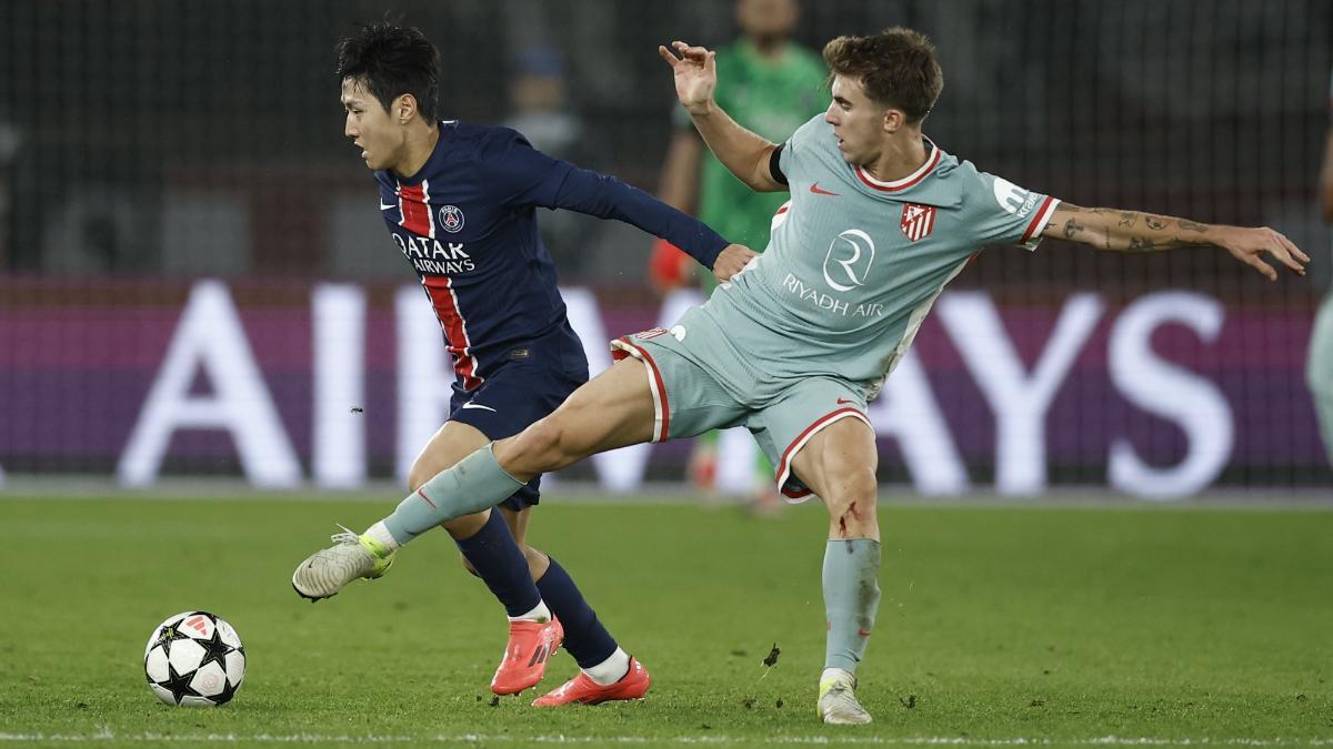 Pablo Barrios, durante un partido de Champions League contra el PSG