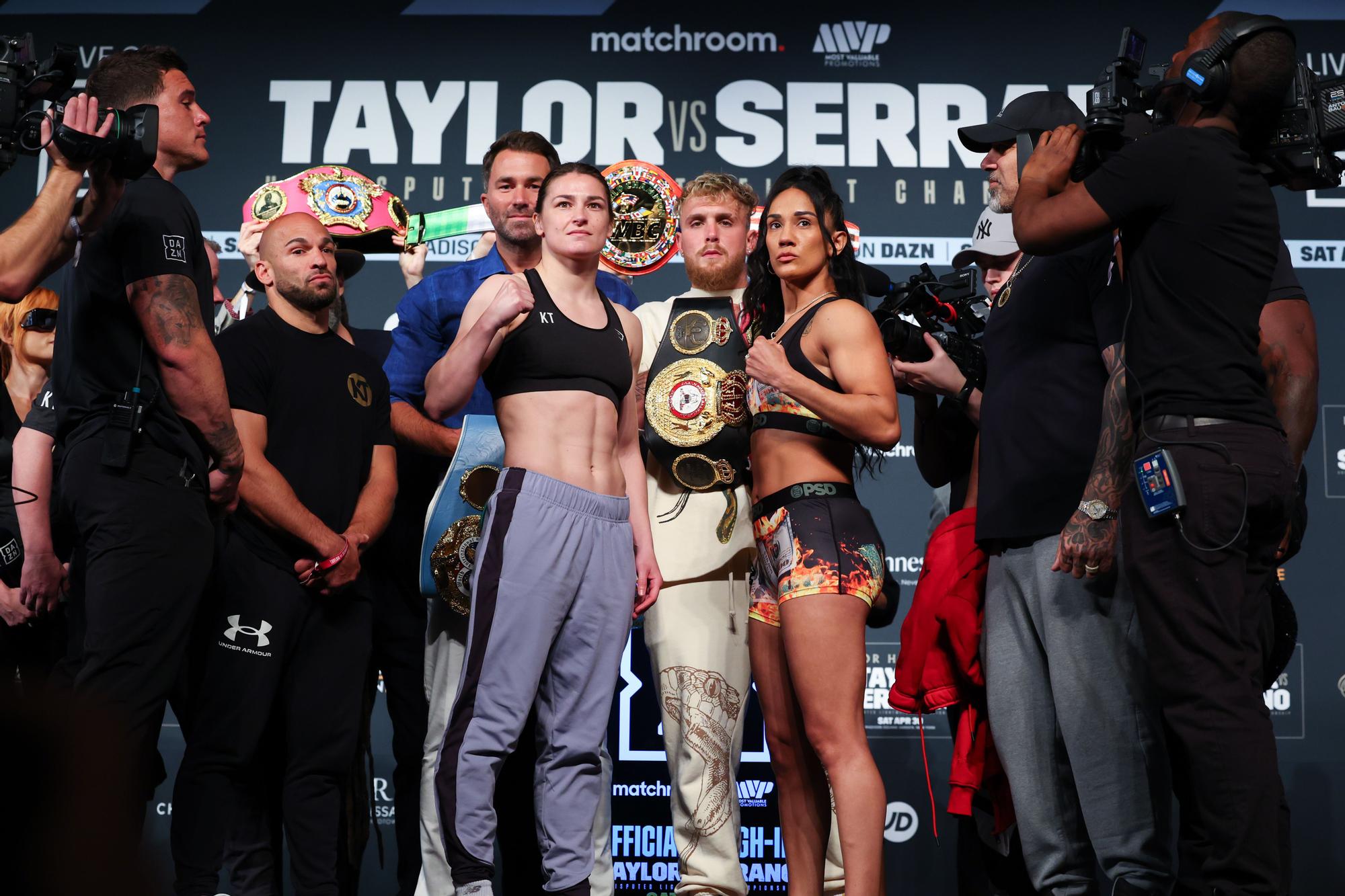 Katie Taylor y Amanda Serrano, antes del combate