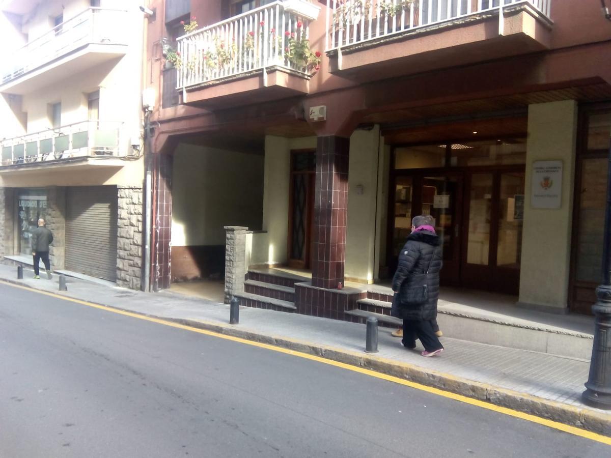 El local Serveis Socials del Consell Comarcal al carrer Alfons I i el nou al costat