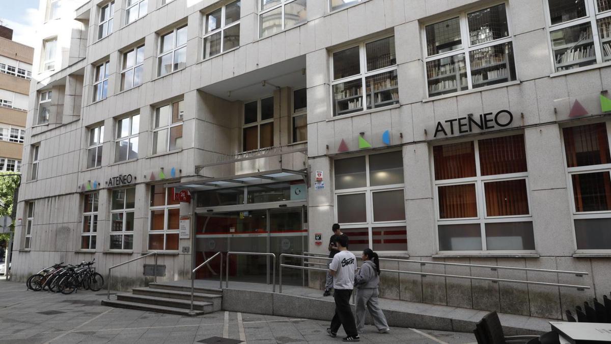 Aspecto actual del Ateneo de La Calzada.