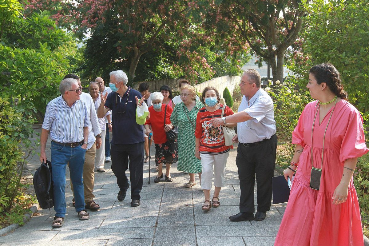 Asistentes al encuentro con los misioneros ourensanos, celebrado en la casa de ejercicios de la diócesis.