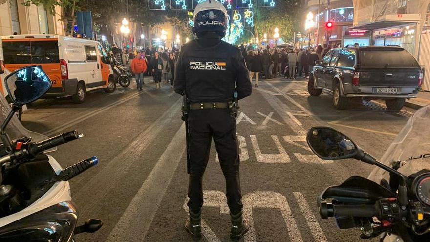 Diez detenidos y 260 identificados en Alicante en el dispositivo especial de la noche de Reyes