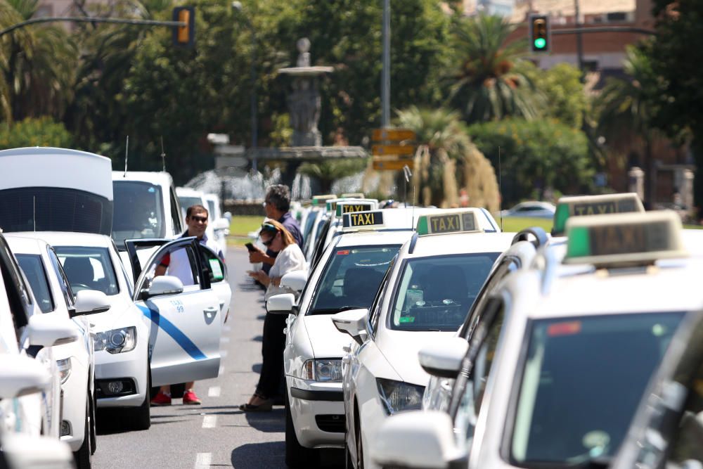 Este martes, los taxistas han continuado con sus movilizaciones