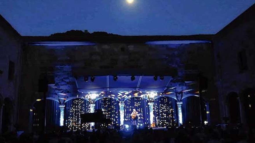 Makovski ofreció ayer un concierto en el marco del festival Sons de Nit.
