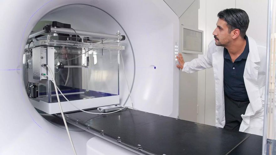 Los cuatro primeros seleccionados para formar parte del Centro de Protonterapia de Santiago