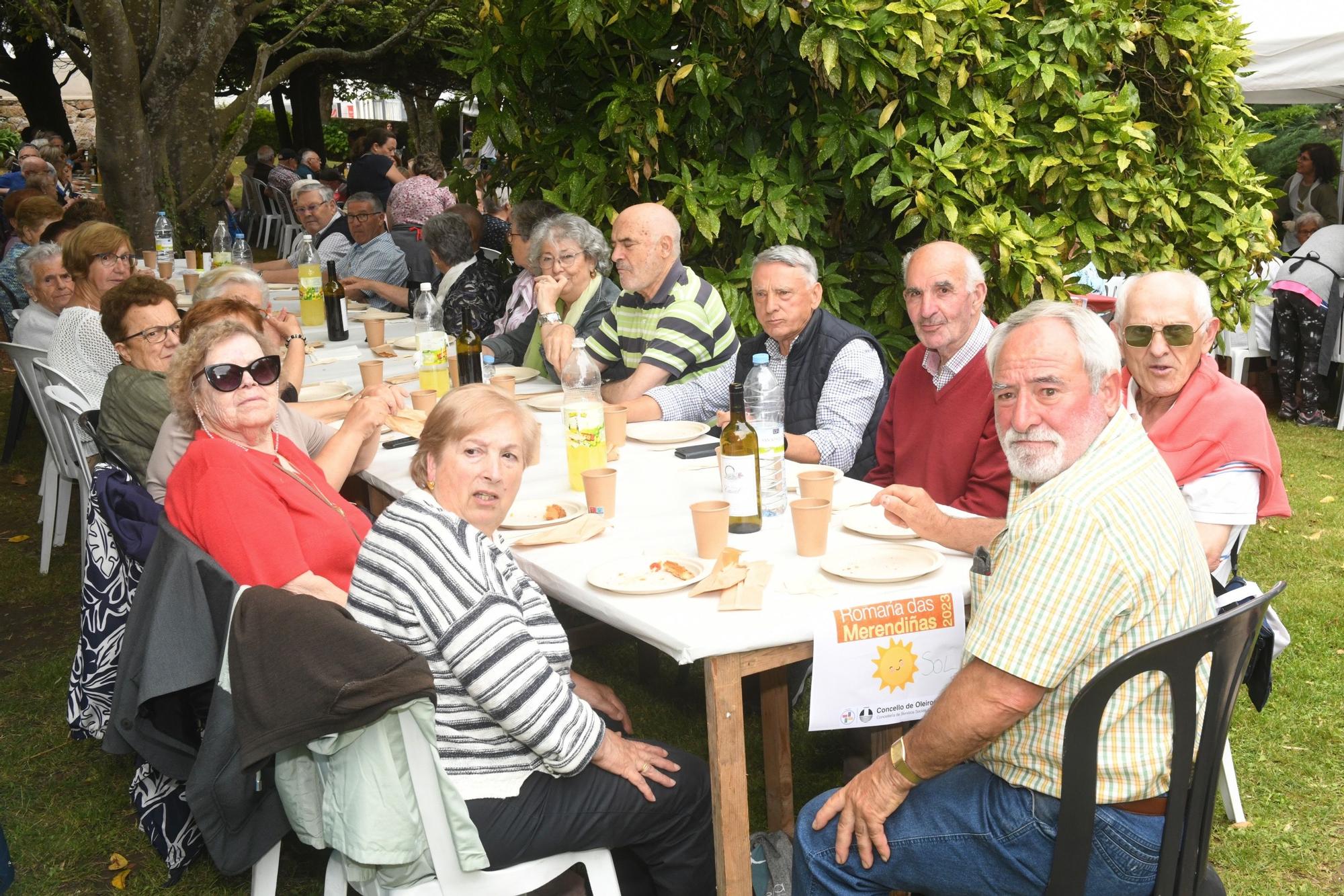 La Romería das Merendiñas congrega a más de un millar de vecinos en Oleiros