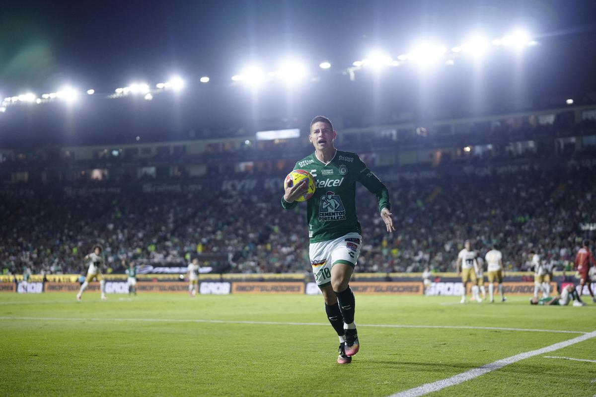 James Rodríguez, con el León