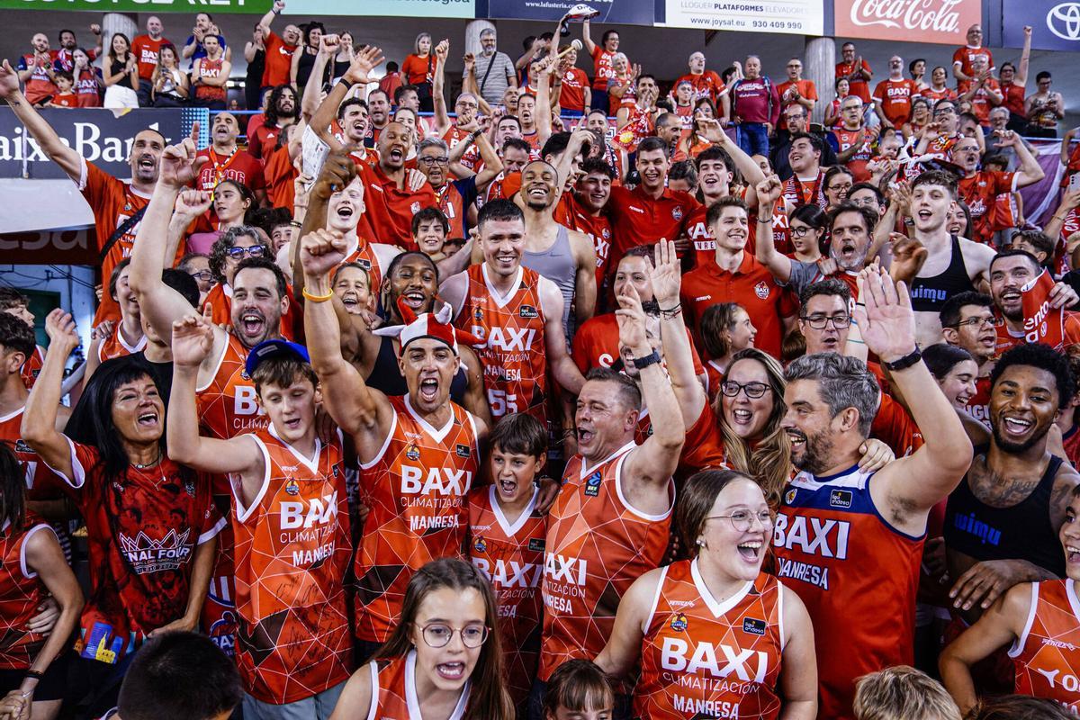 El Baxi homenatja Dani Pérez en el seu últim partit al Nou Congost, en imatges