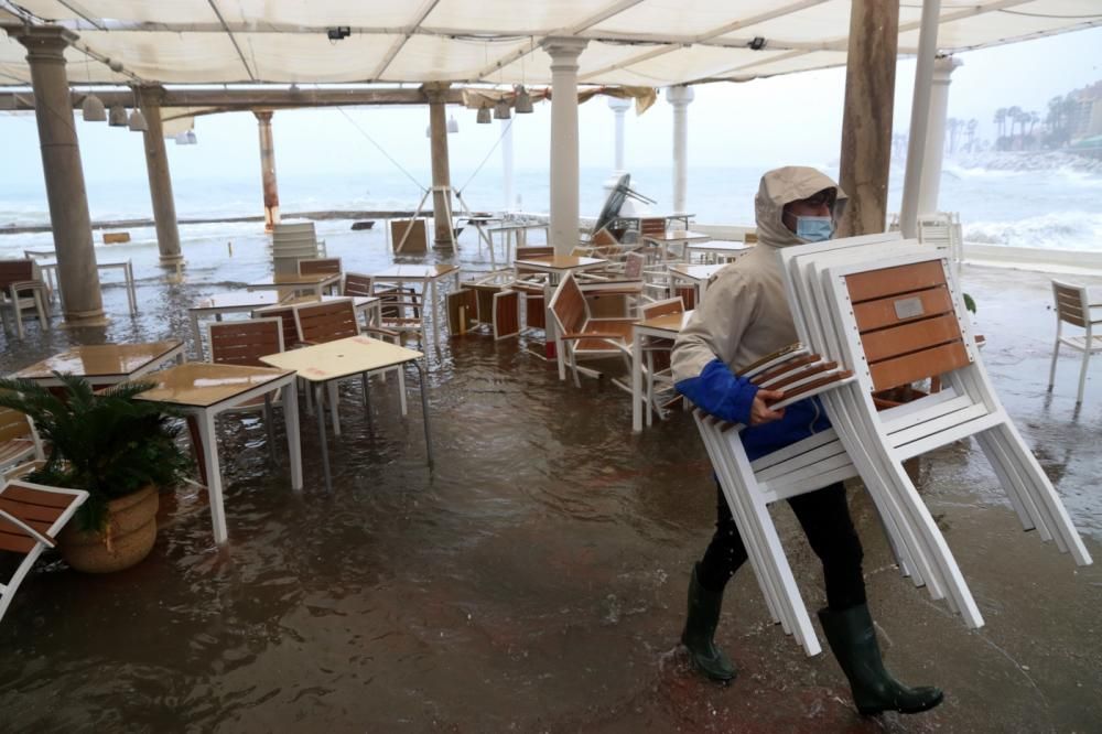 Lluvia y temporal en el mar en Málaga con la llegada de la borrasca Filomena.