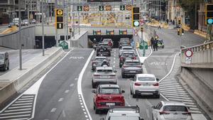 Embussos al túnel de Glòries: l’ajuntament no espera «millores significatives» del trànsit