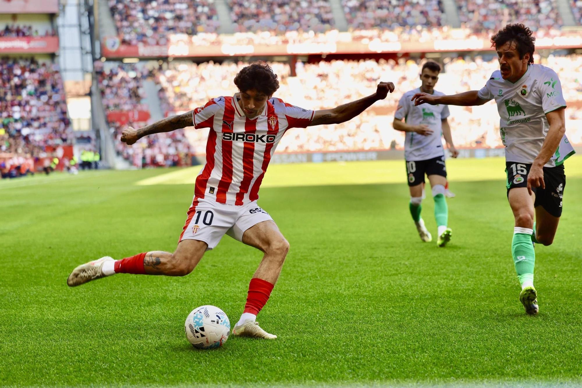 EN IMÁGENES: El partido del Sporting- Racing de Santander en El Molinón