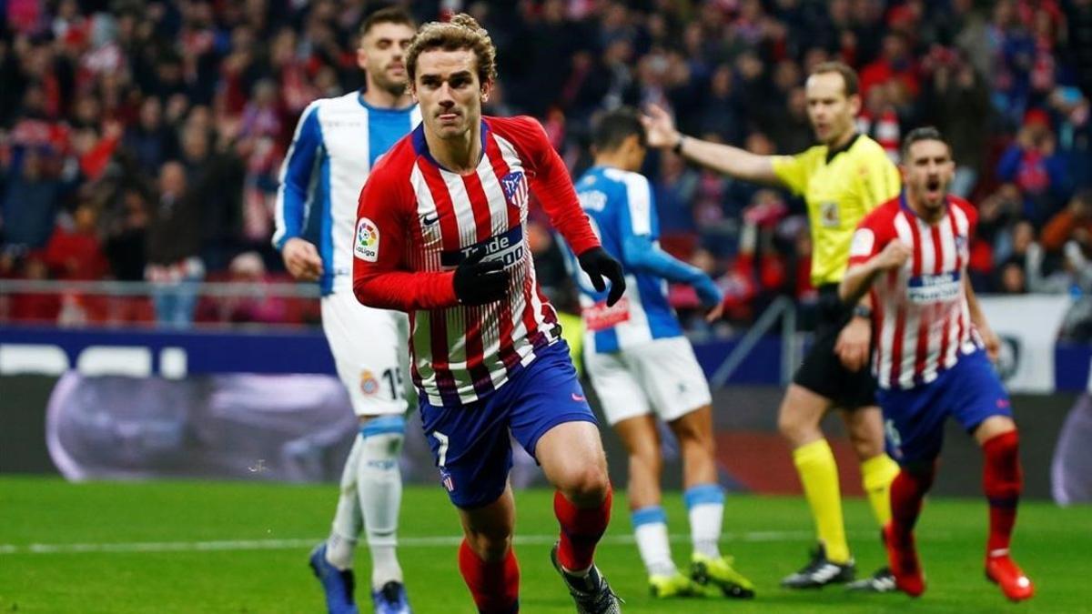 Griezmann celebra su gol de penalti.