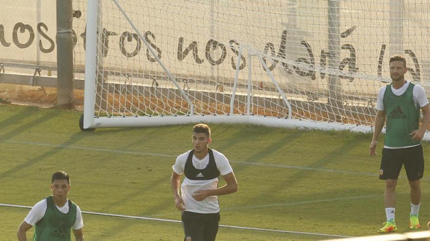 Mustafi vuelve al grupo para jugar ante Las Palmas