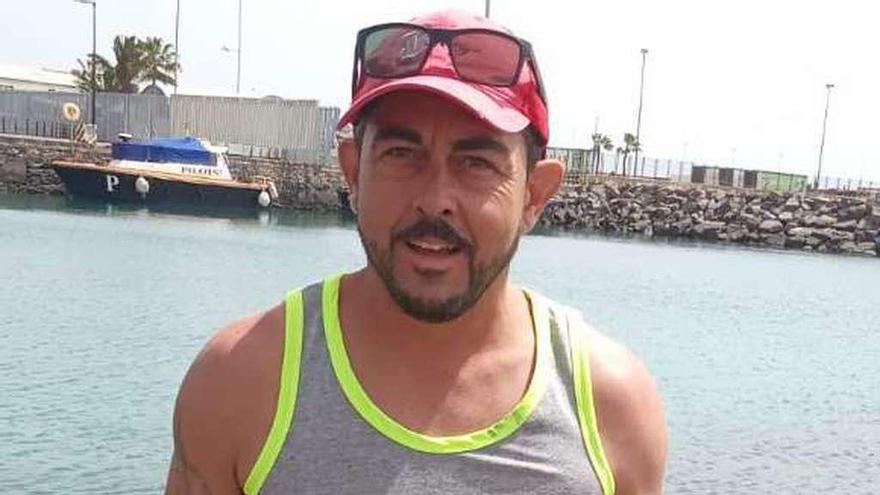Arturo Fontán Bouzas tras una jornada de pesca. // LP/DLP