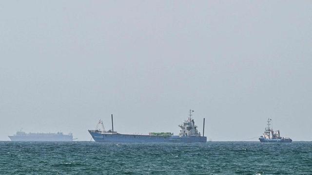 Vaixells ancorats davant la costa d’Emirats pel bloc de l’estret d’Ormuz.