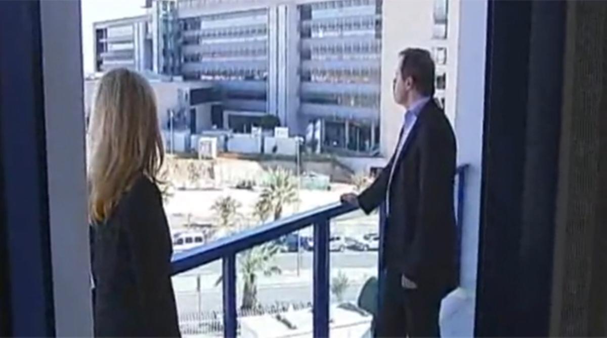 Els turistes adinerats aplaudeixen la mesura del Govern de donar residència als estrangers que comprin cases per un valor superior als 160.000 euros.