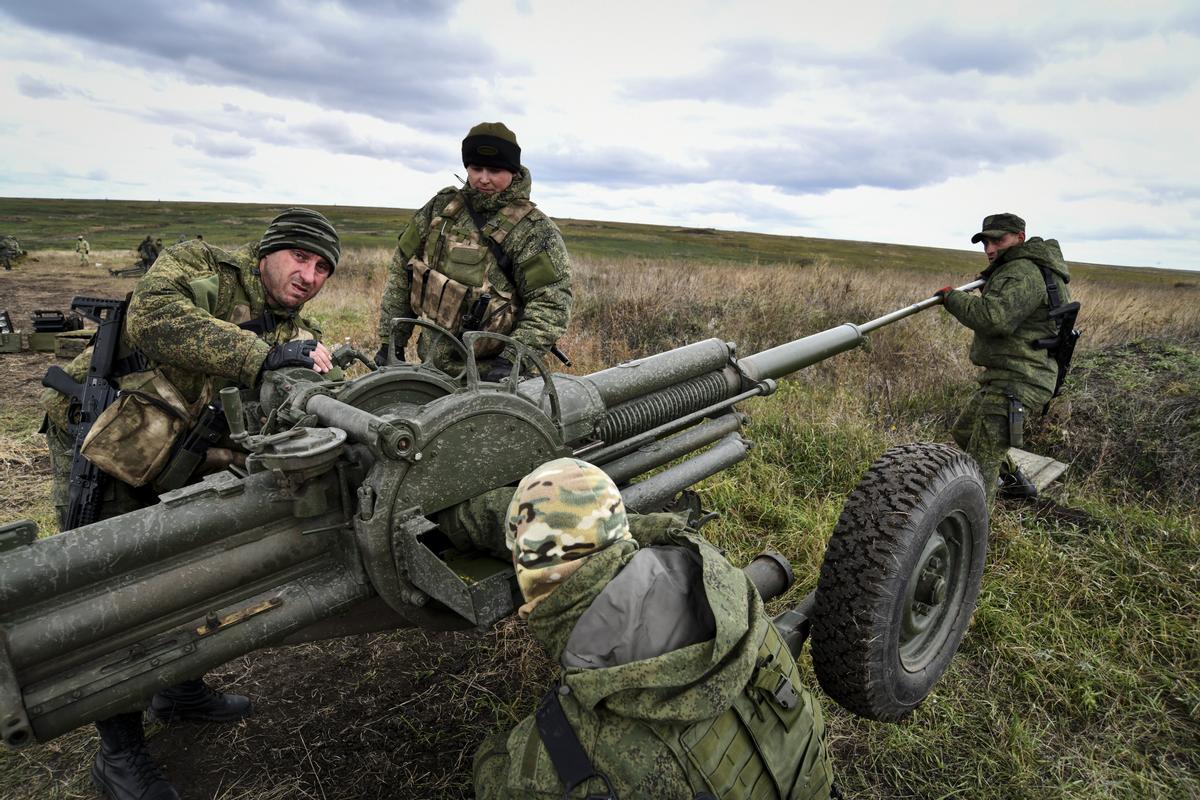 Rusia entrena militarmente a los civiles de la región de Rostov