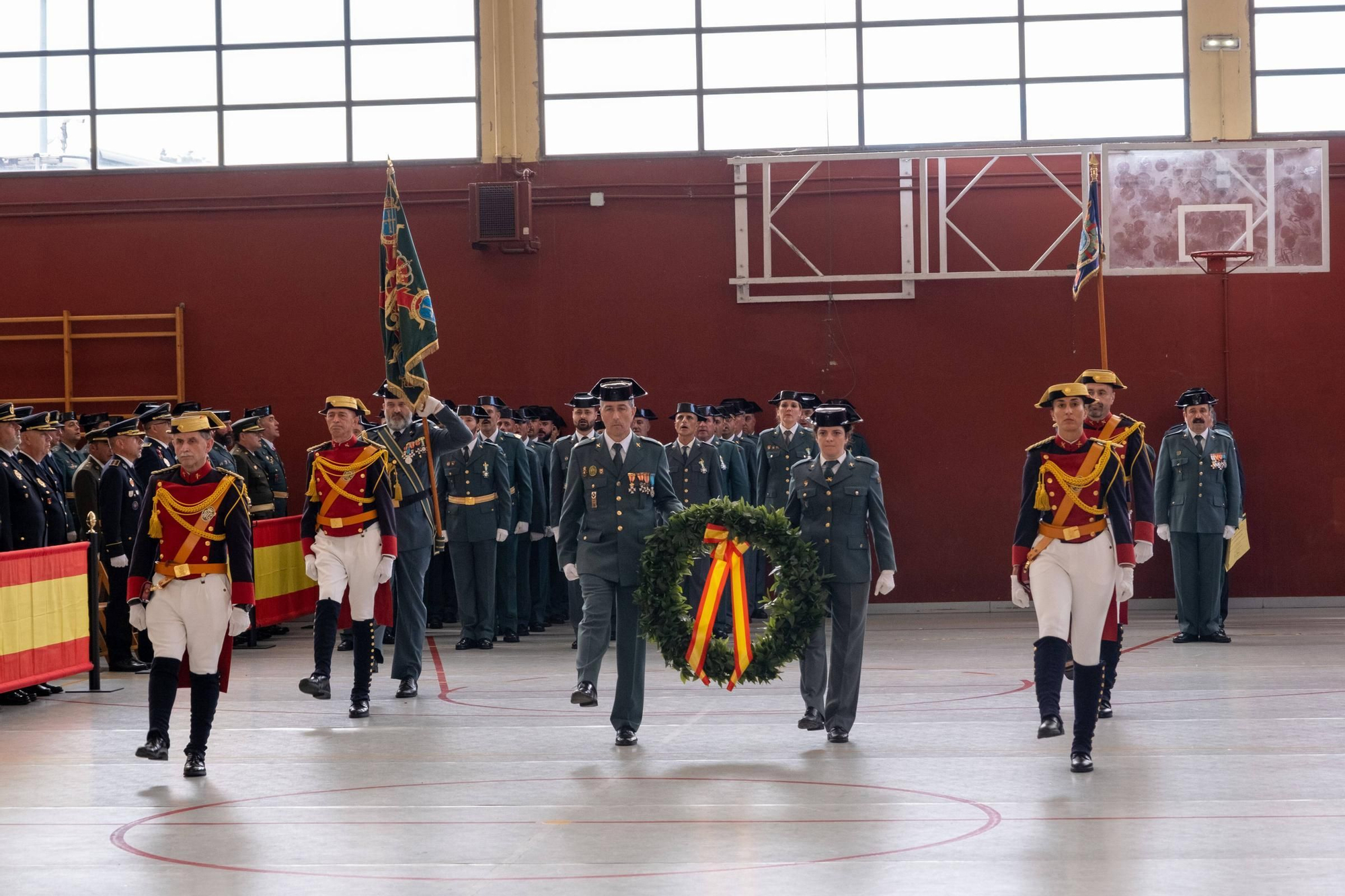 EN IMÁGENES: Así fueron los actos en Oviedo del 179 aniversario de la Guardia Civil
