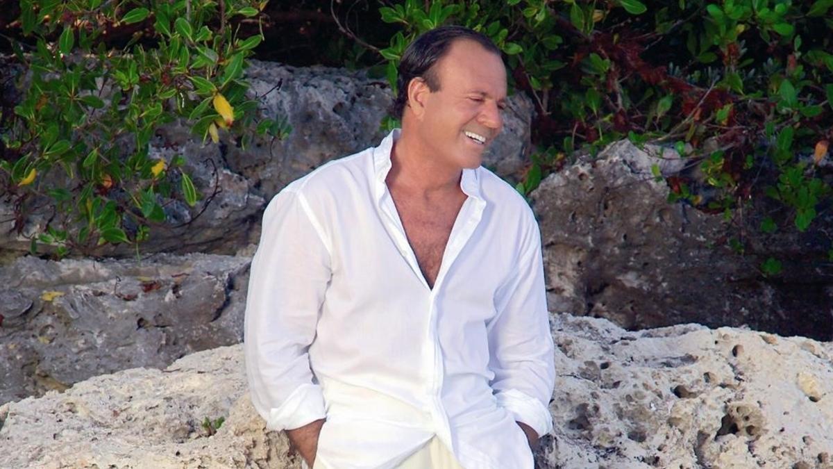 Julio Iglesias, en una foto promocional.