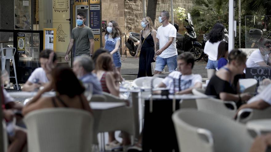 El Govern celebra el fin de la mascarilla en interiores, pero la aconseja cuando no haya distancia de seguridad