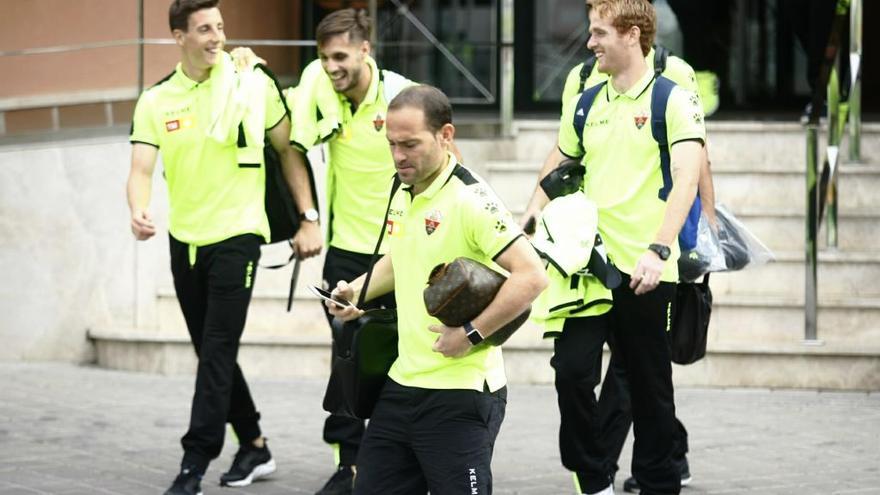 La expedición del Elche ya viaja rumbo a tierras castellanas