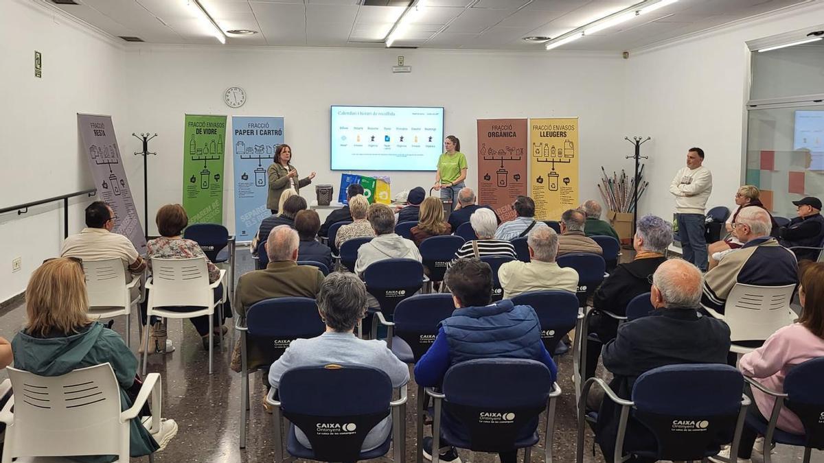 Programan 43 reuniones en tres semanas para explicar el nuevo sistema de residuos de Ontinyent