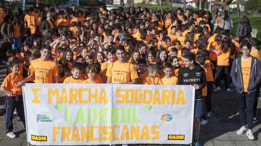 Marcha solidaria de las Franciscanas por O Burgo