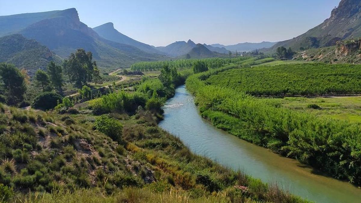 Una bella estampa del río Segura a su paso por la sierra de Pajares.