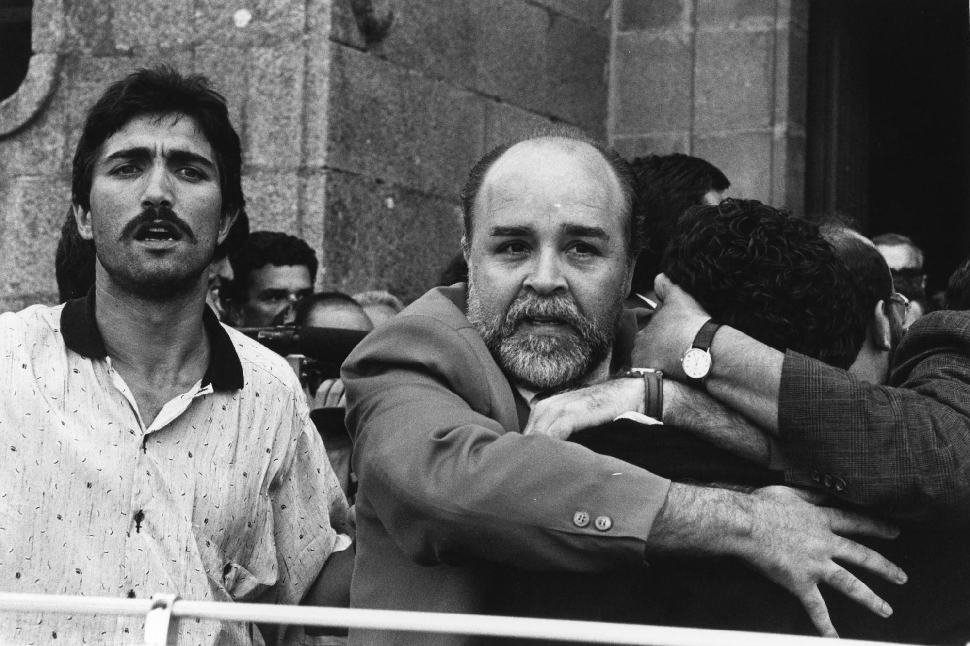 El conflicto de la contribución en Cangas: protestas y un alcalde asediado que no pudo volver a entrar en el Concello