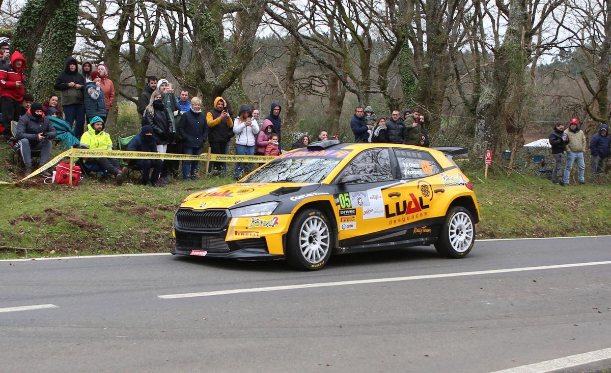 Alberto Otero y Jordán Vázquez en su Škoda Fabia Rs Rally2 en la especial de Cercio