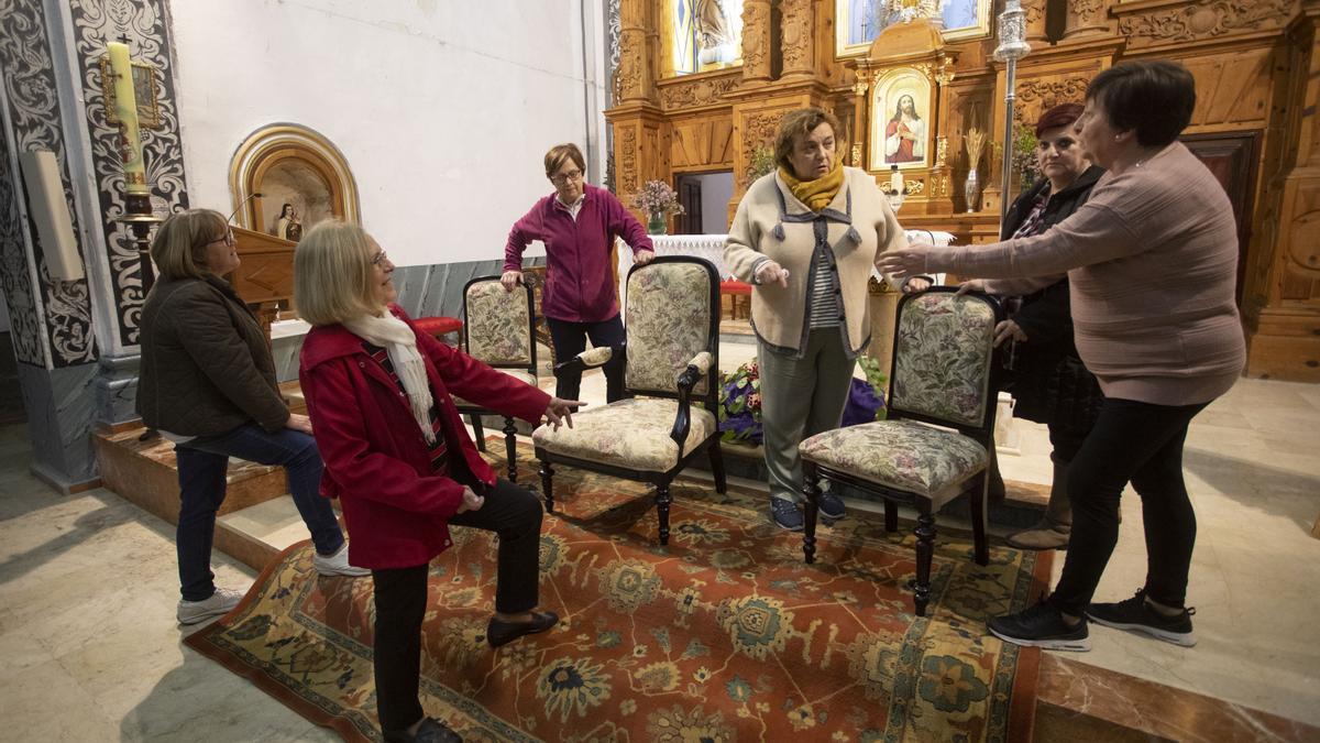 Mujeres de Benavites se preparan para recibir al nuevo arzobispo de Valencia