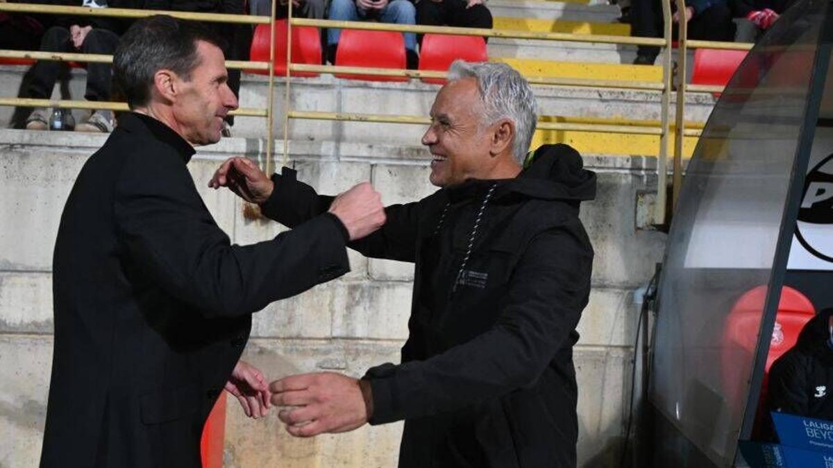 Sergio Pellicer saluda al 'Cuco' Ziganda.