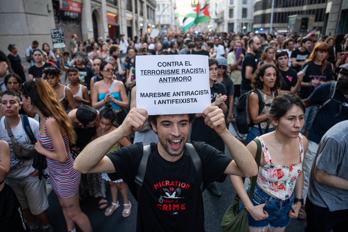Gran manifestación antiracista en Barcelona