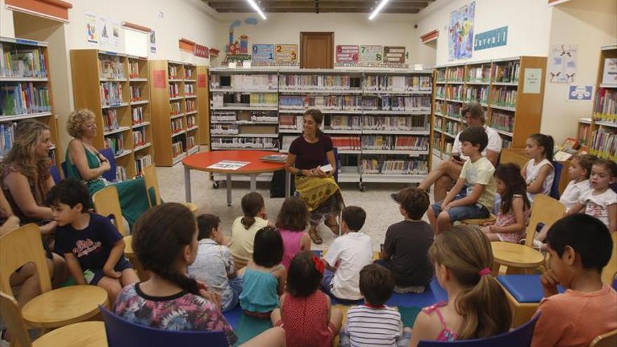 La ‘Semana del Bibliobús’ acerca a los niños a la realidad de la India