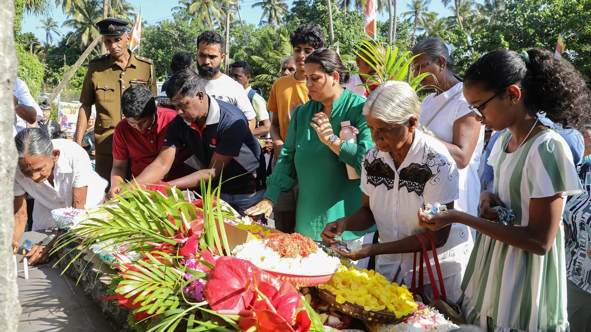 Sri Lanka rinde homenaje a las víctimas del tsunami de 2004