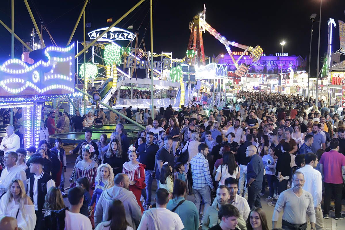 Fuegos y luz para el inicio de la Feria de Córdoba