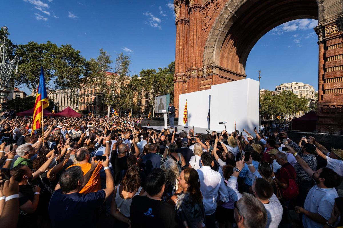 Puigdemont aparece en Barcelona después de siete años